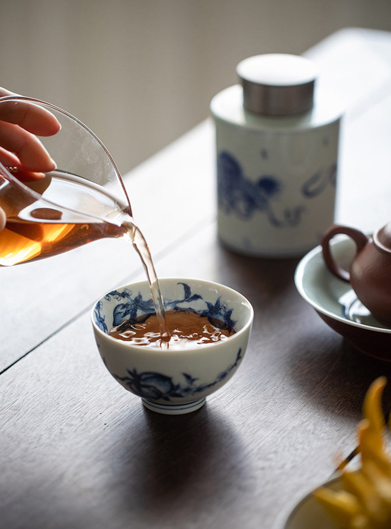 Antique-Style Qinhua Porcelain Peach Cup