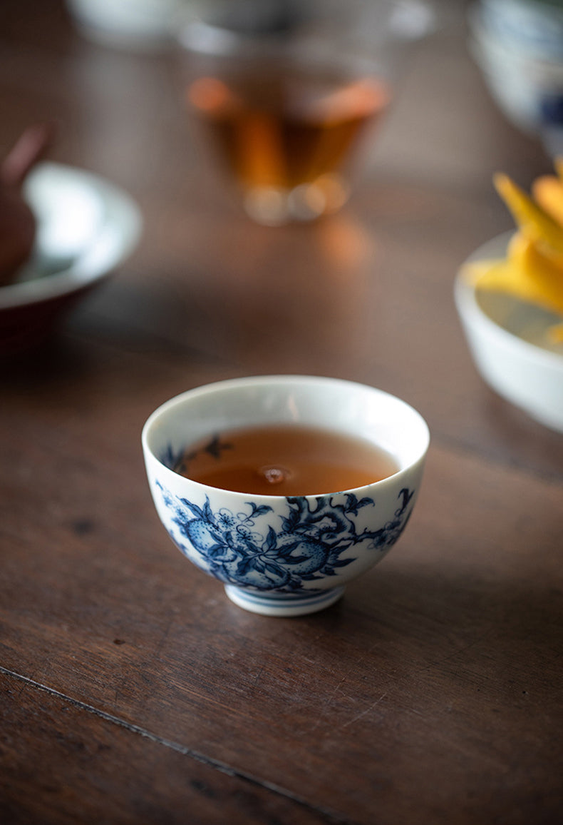 Antique-Style Qinhua Porcelain Peach Cup