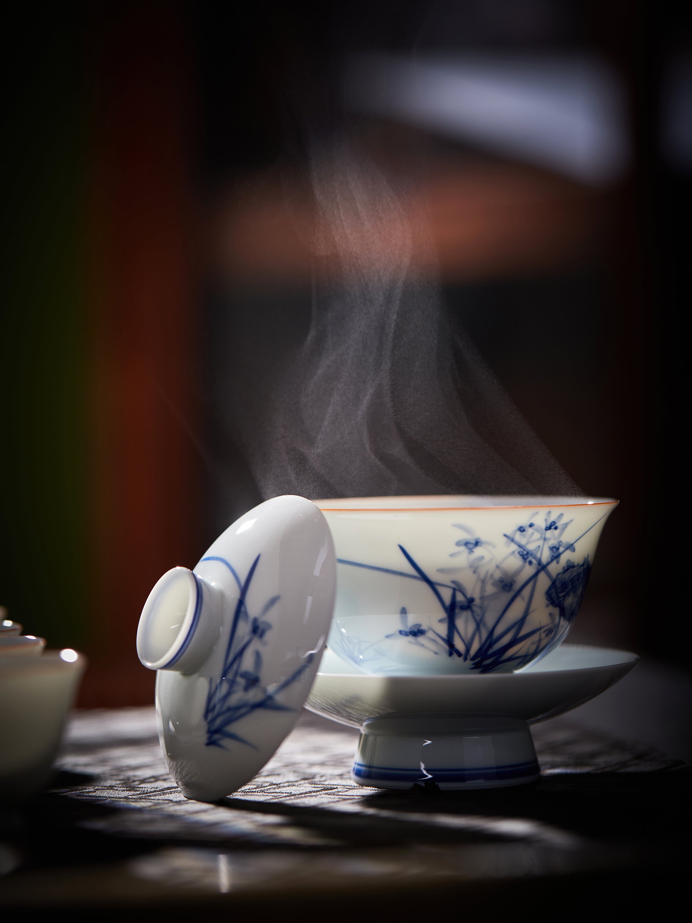 Jingdezhen Qinghua Porcelain: Natal lily Gaiwan