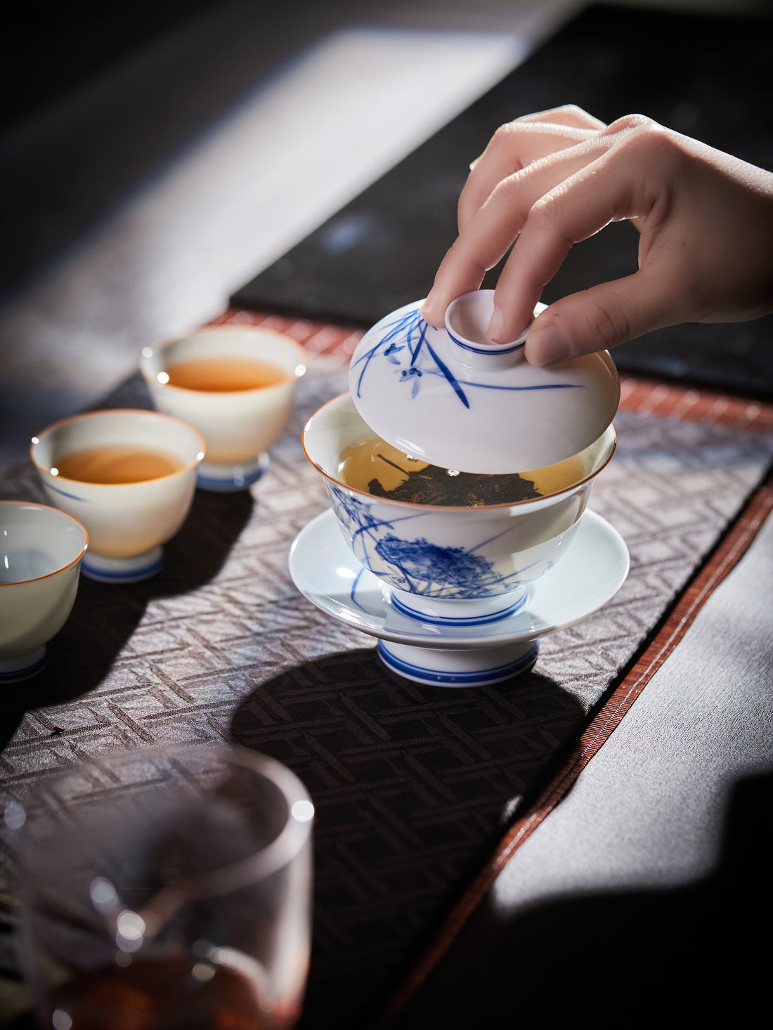 Jingdezhen Qinghua Porcelain: Natal lily Gaiwan