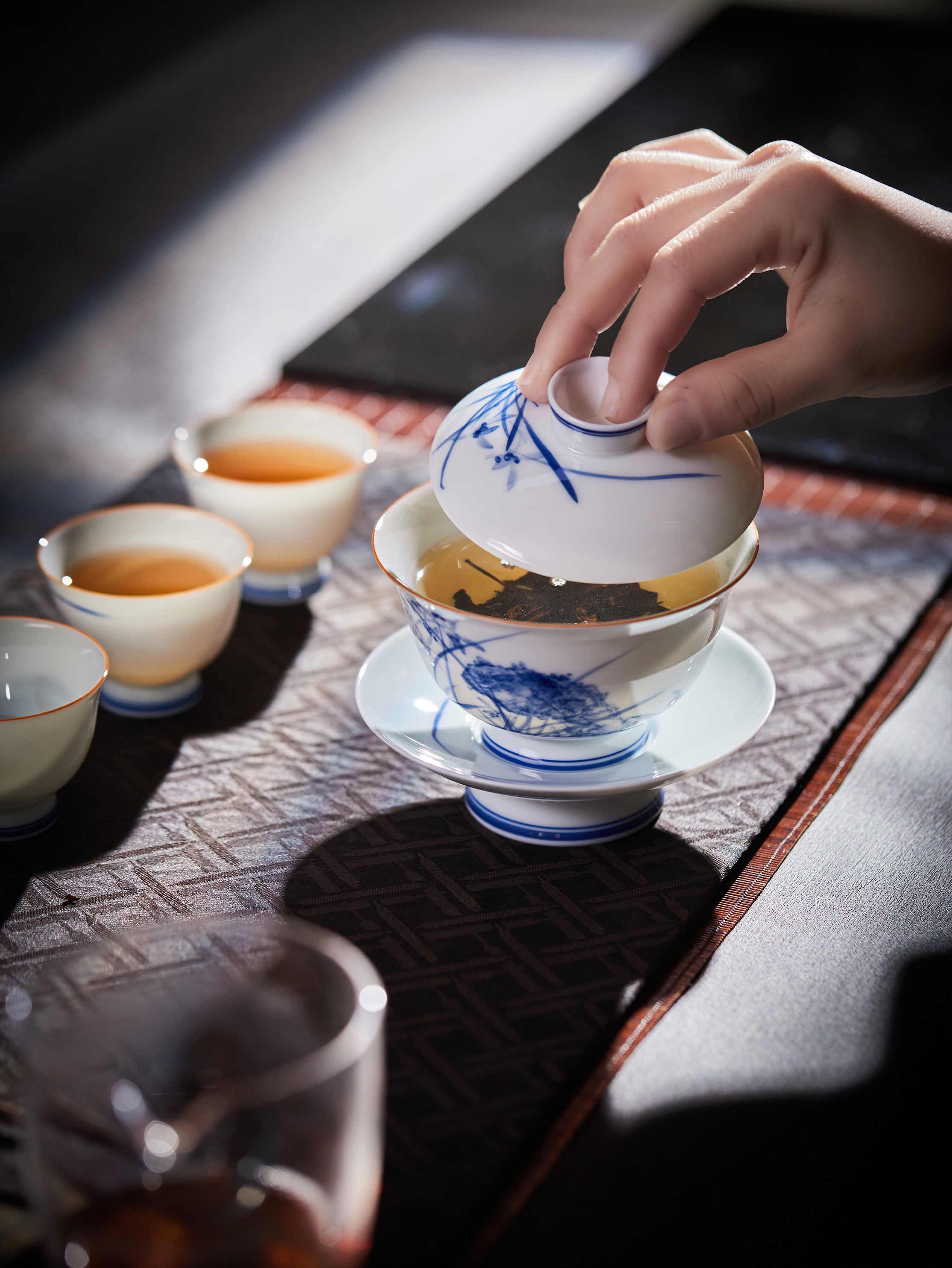 Jingdezhen Qinghua Porcelain: Natal lily Gaiwan
