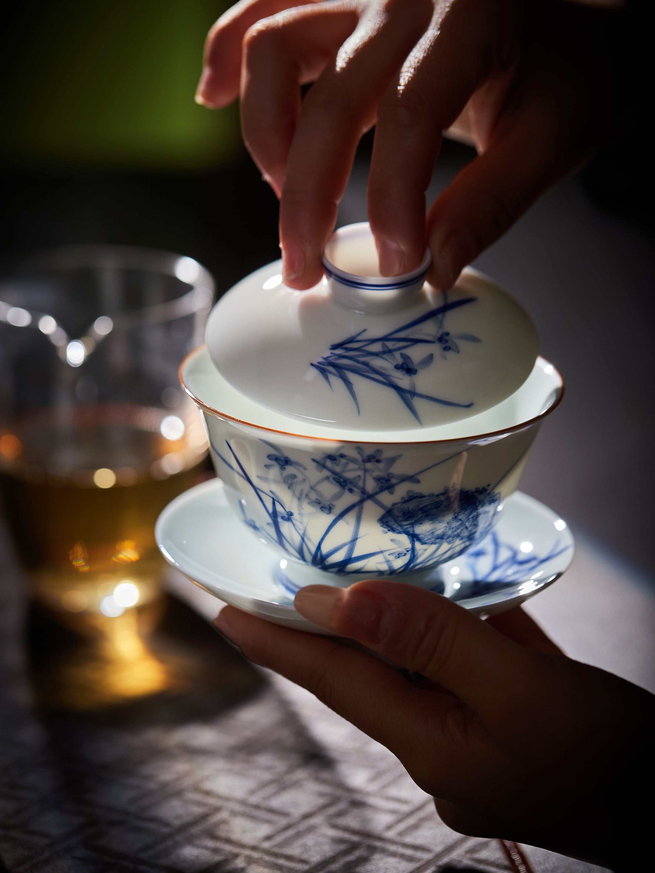 Jingdezhen Qinghua Porcelain: Natal lily Gaiwan